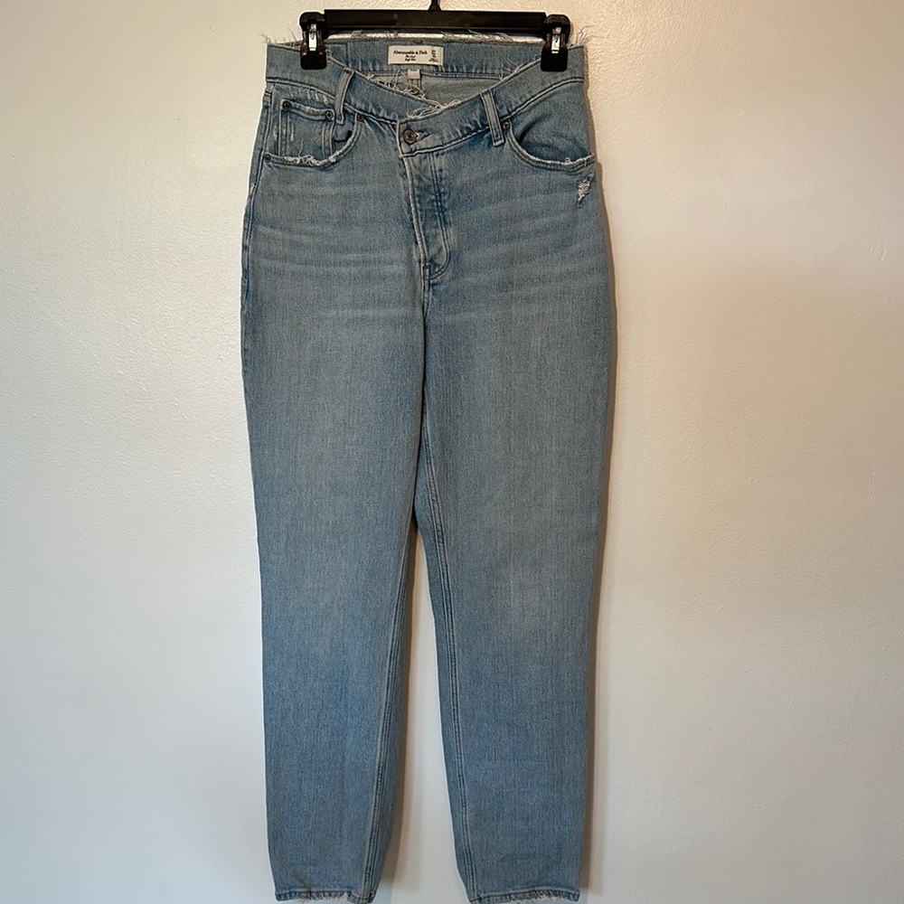 Abercrombie & Fitch Curve Love The Dad High Rise Women's Light Blue Jeans